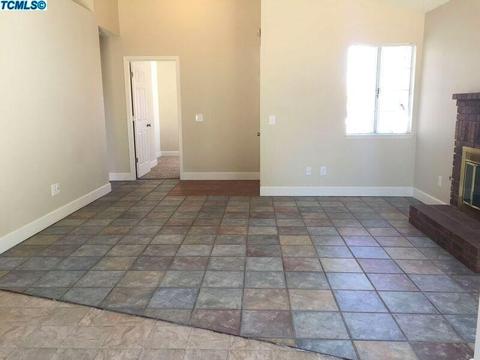1416 E Ferguson Ct, Visalia, CA 93292 photo 6
