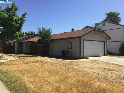 1416 E Ferguson Ct, Visalia, CA 93292 photo 1