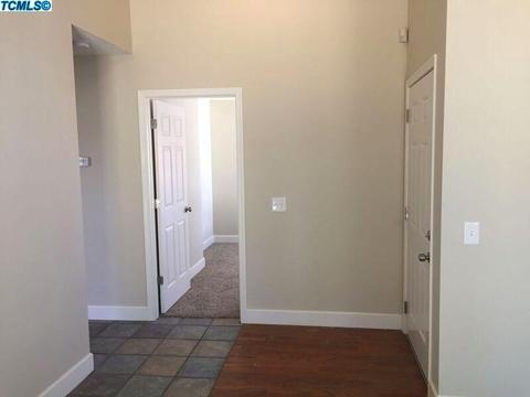 1416 E Ferguson Ct, Visalia, CA 93292 photo 4