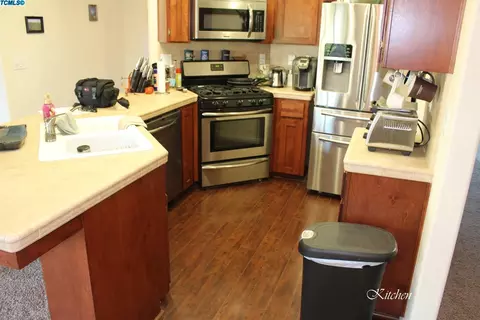 547 W Glaze Ave, Exeter, CA 93221 photo 8