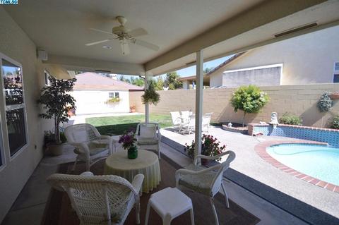 1339 E Seeger Ave, Visalia, CA 93292 photo 4