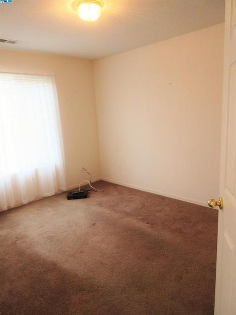 2715 Lakeridge Ave, Tulare, CA 93274 photo 6