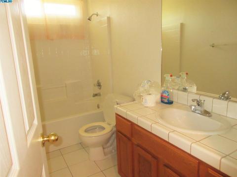 2715 Lakeridge Ave, Tulare, CA 93274 photo 8