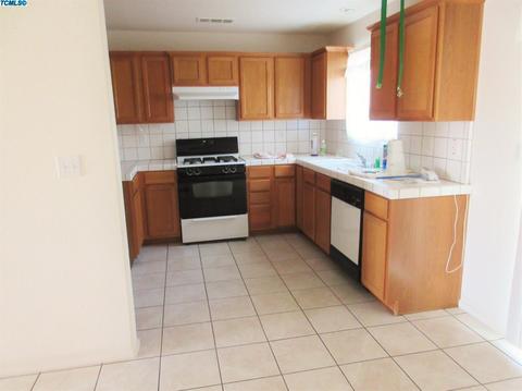 2715 Lakeridge Ave, Tulare, CA 93274 photo 4