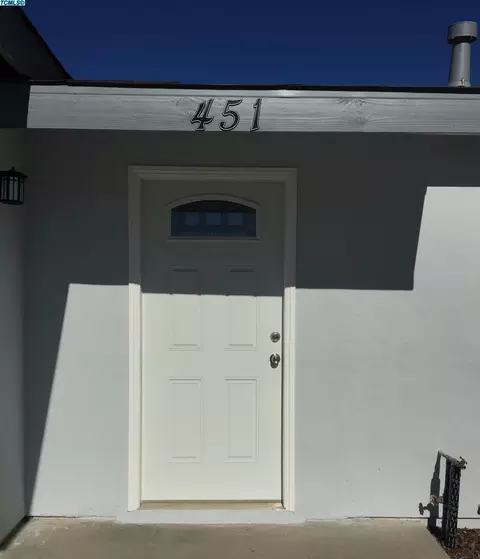 451 S Spruce St, Tulare, CA 93274 photo 4
