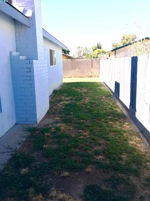 451 S Spruce St, Tulare, CA 93274 photo 20