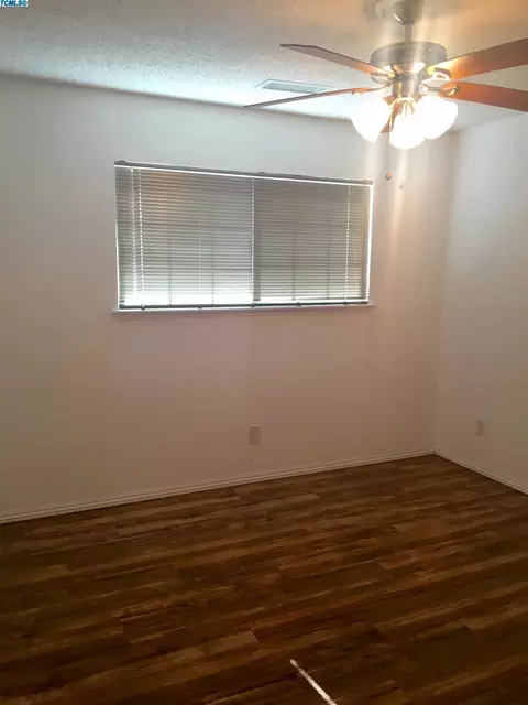 451 S Spruce St, Tulare, CA 93274 photo 13