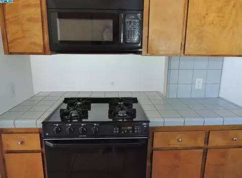 300 S 19th Ave, Lemoore, CA 93245 photo 7