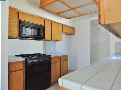 300 S 19th Ave, Lemoore, CA 93245 photo 8