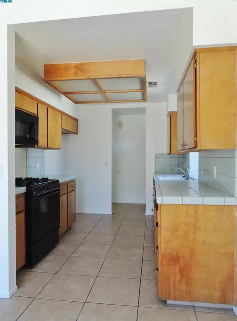 300 S 19th Ave, Lemoore, CA 93245 photo 6
