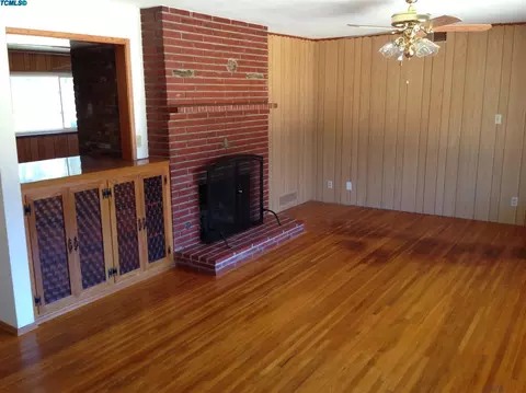 134 E Beech Ave, Visalia, CA 93277 photo 13