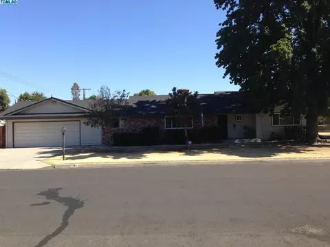 134 E Beech Ave, Visalia, CA 93277 photo 1