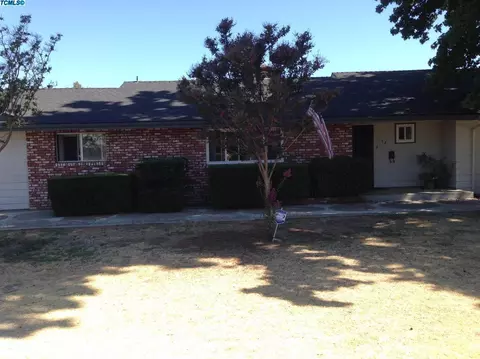 134 E Beech Ave, Visalia, CA 93277 photo 3