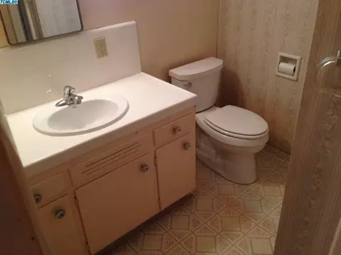 134 E Beech Ave, Visalia, CA 93277 photo 19