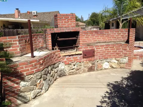 134 E Beech Ave, Visalia, CA 93277 photo 24