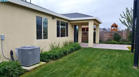 3818 E Harter Ct, Visalia, CA 93292 photo 17