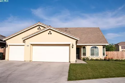 1636 N Leila St, Visalia, CA 93291 photo 3