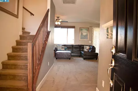 1636 N Leila St, Visalia, CA 93291 photo 4