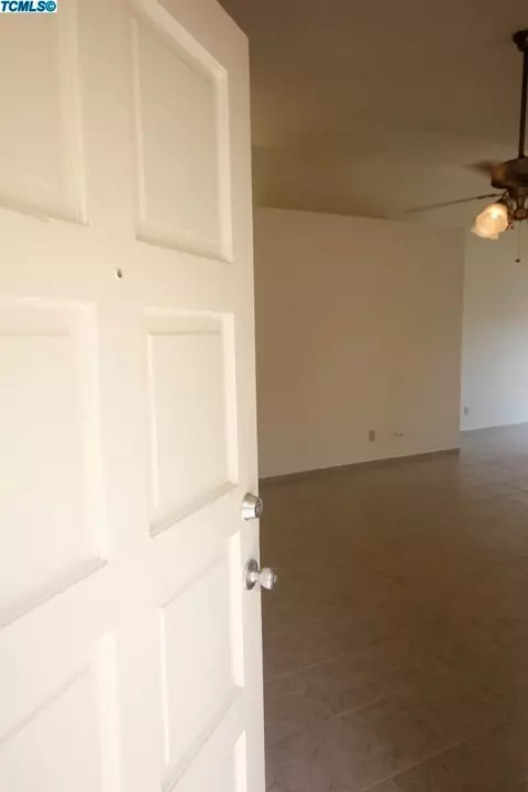 806 W Wren Dr, Visalia, CA 93291 photo 3