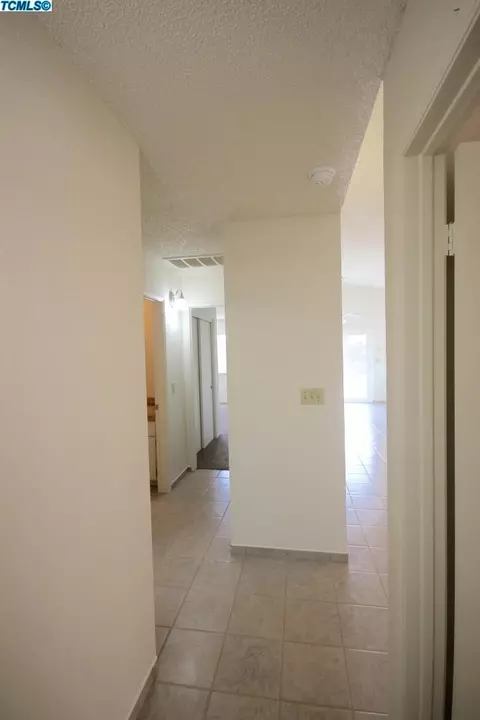 806 W Wren Dr, Visalia, CA 93291 photo 11