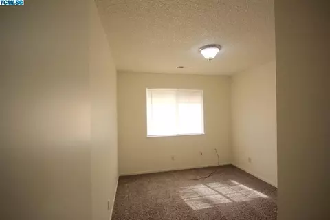 806 W Wren Dr, Visalia, CA 93291 photo 10