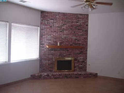 2415 S Beech Dr, Visalia, CA 93292 photo 7