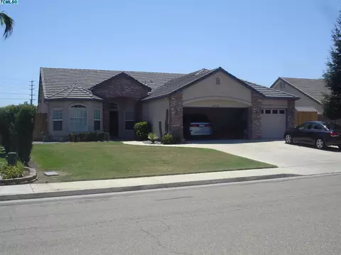 2415 S Beech Dr, Visalia, CA 93292 photo 1