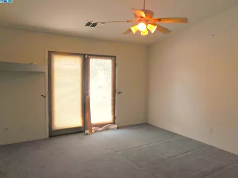 731 E Ferguson Ave, Visalia, CA 93292 photo 7