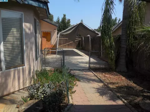 731 E Ferguson Ave, Visalia, CA 93292 photo 15