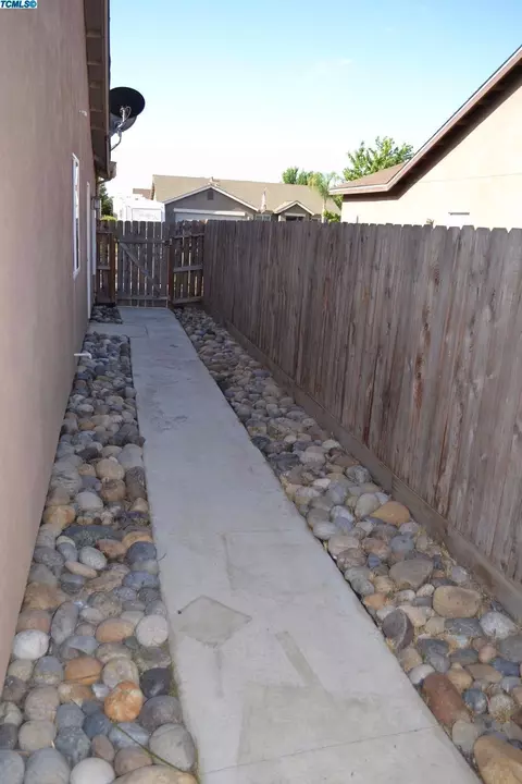 4146 E Oak Ave, Visalia, CA 93292 photo 8