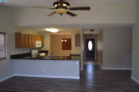 4146 E Oak Ave, Visalia, CA 93292 photo 9