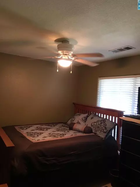 1903 E Copper Ave, Visalia, CA 93292 photo 22