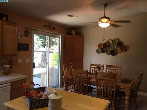 1903 E Copper Ave, Visalia, CA 93292 photo 10