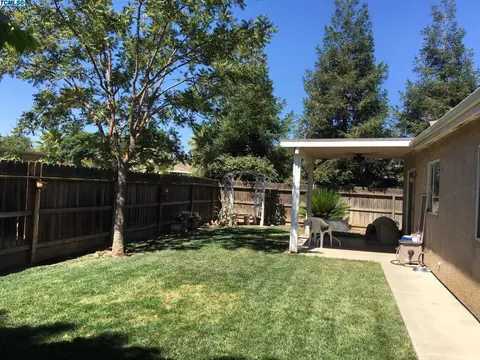 1903 E Copper Ave, Visalia, CA 93292 photo 21