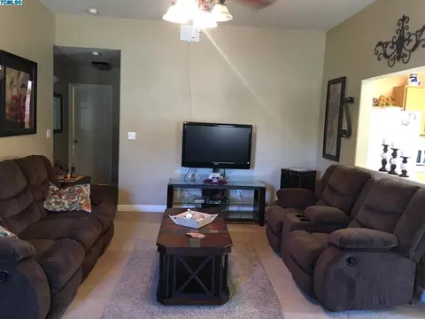 1903 E Copper Ave, Visalia, CA 93292 photo 3