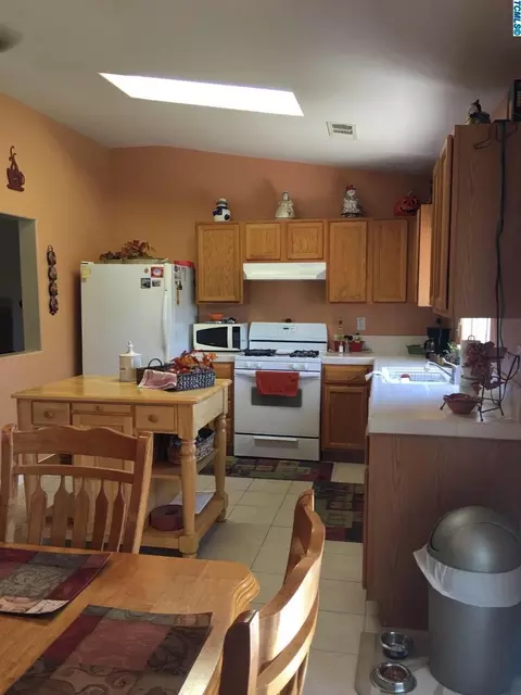 1903 E Copper Ave, Visalia, CA 93292 photo 11