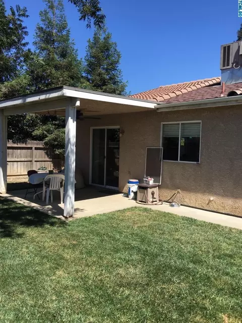 1903 E Copper Ave, Visalia, CA 93292 photo 17