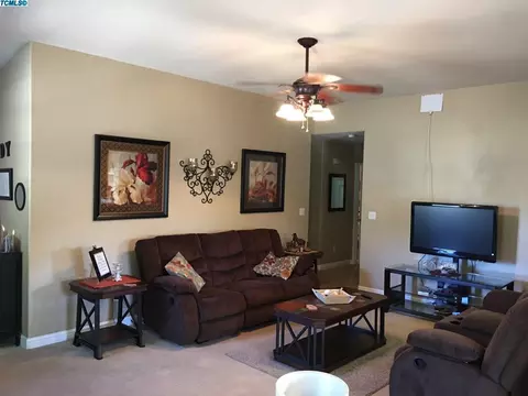 1903 E Copper Ave, Visalia, CA 93292 photo 4