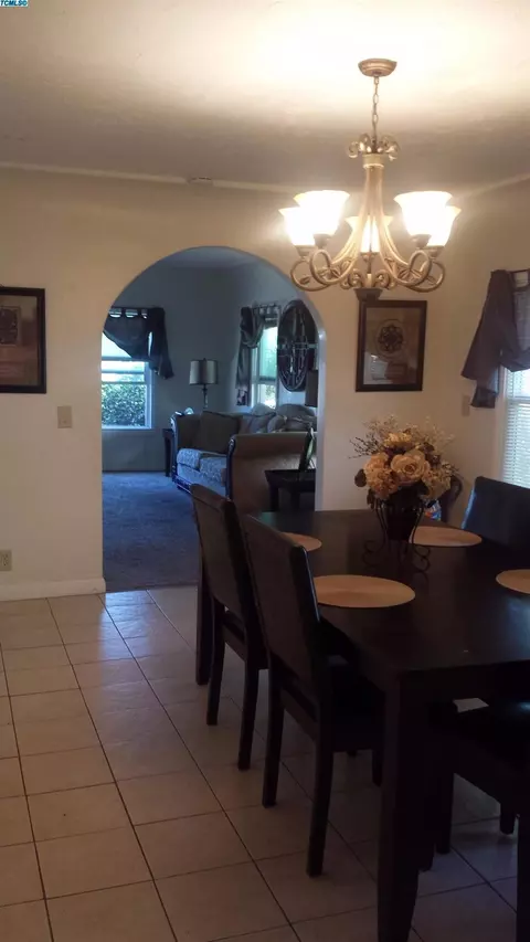 755 E Inyo Ave, Tulare, CA 93274 photo 3