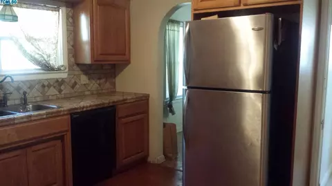 755 E Inyo Ave, Tulare, CA 93274 photo 6