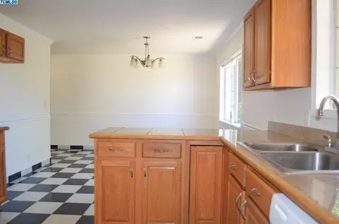316 E Spruce Ave, Lemoore, CA 93245 photo 28