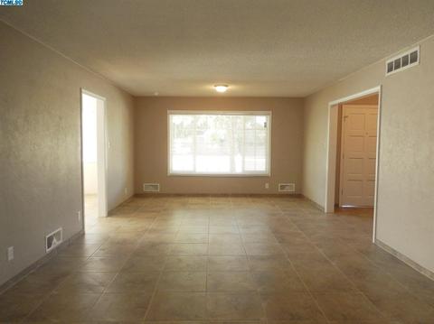 342 E Gail Ave, Tulare, CA 93274 photo 5