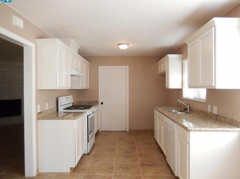 342 E Gail Ave, Tulare, CA 93274 photo 9