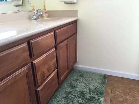 1211 E Mesa Ct, Visalia, CA 93292 photo 21