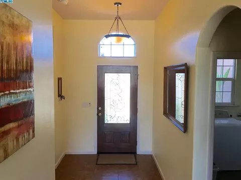1211 E Mesa Ct, Visalia, CA 93292 photo 9