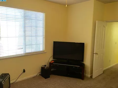 1211 E Mesa Ct, Visalia, CA 93292 photo 24