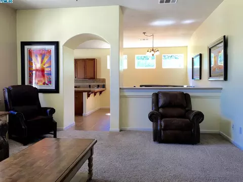 1211 E Mesa Ct, Visalia, CA 93292 photo 12