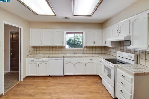 804 W Willow St, Exeter, CA 93221 photo 7