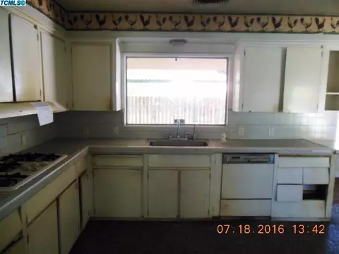 977 Windsor Dr, Tulare, CA 93274 photo 11
