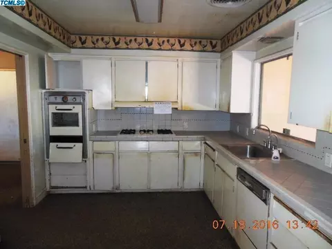 977 Windsor Dr, Tulare, CA 93274 photo 12